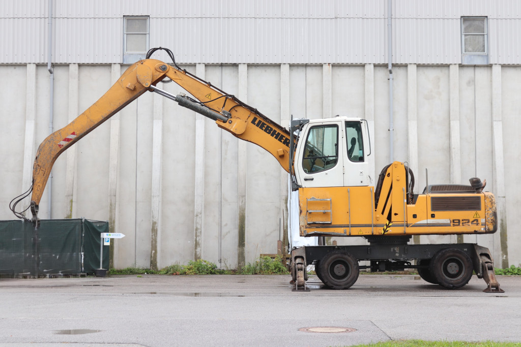 
								4553 Liebherr A 924 C Umschlagbagger full									