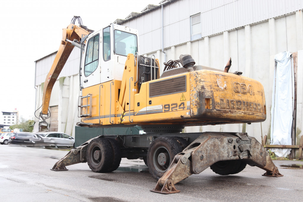 
								4553 Liebherr A 924 C Umschlagbagger full									