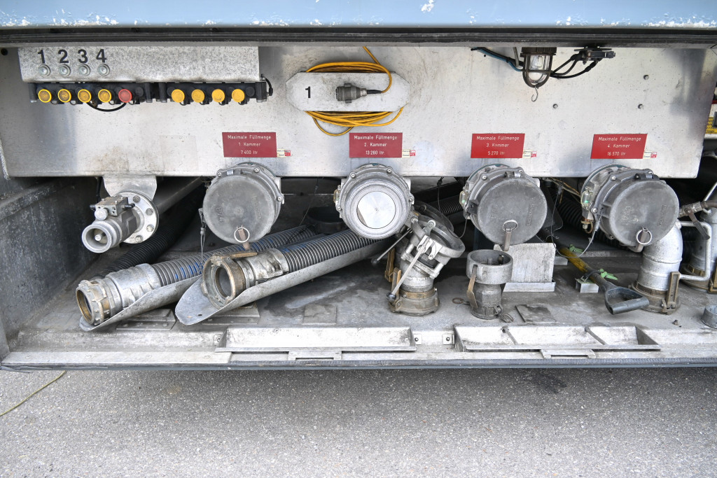 
								5334 Rohr TAL A MKZA ADR FL/AT 44.660l 4 Kammern Liftachse full									