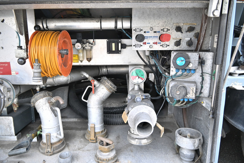 
								5334 Rohr TAL A MKZA ADR FL/AT 44.660l 4 Kammern Liftachse full									