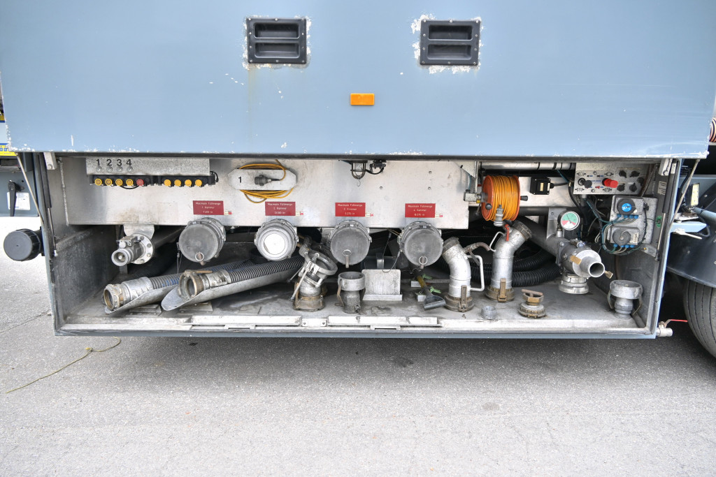 
								5334 Rohr TAL A MKZA ADR FL/AT 44.660l 4 Kammern Liftachse full									