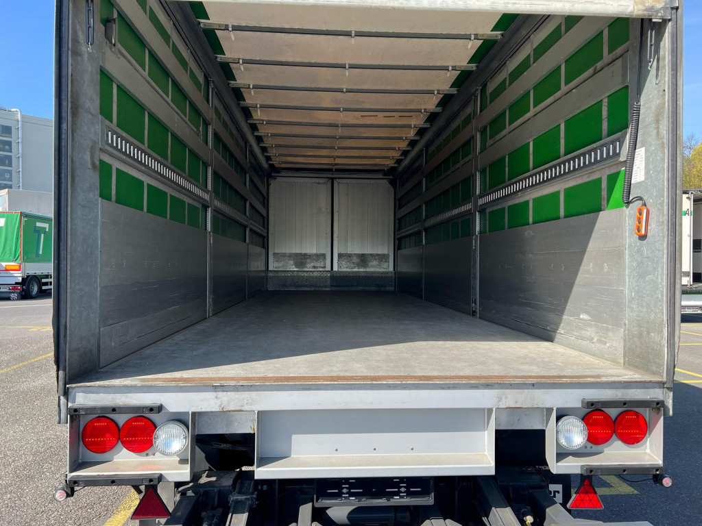 
								5340 andere Birrer UE18 Durchlader 8m LBW Reifen 70% full									