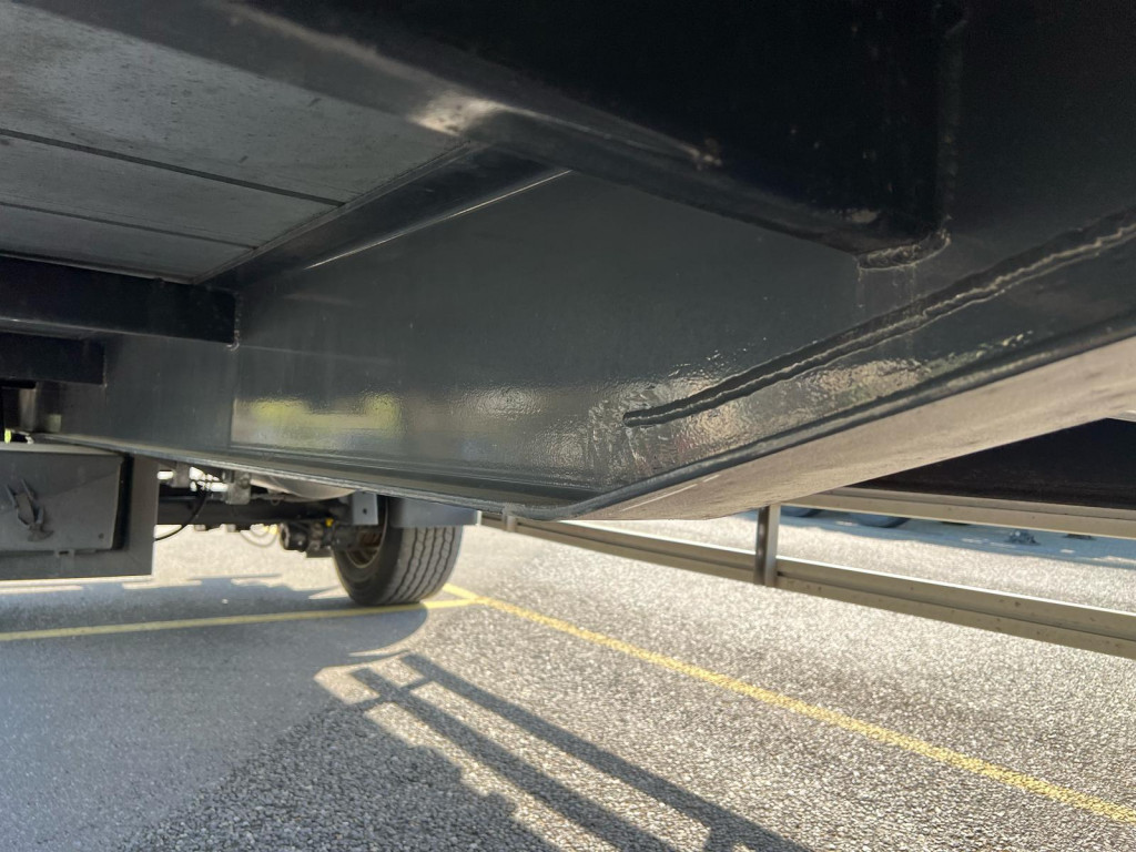 
								5340 andere Birrer UE18 Durchlader 8m LBW Reifen 70% full									