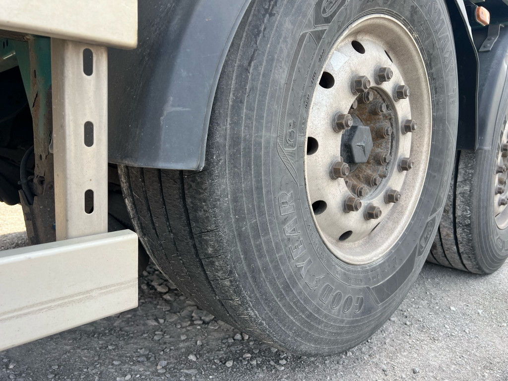 
								5353 Schwarzmueller SPA 3/E Liftachse Bordwände Edscha Alu-Felgen full									