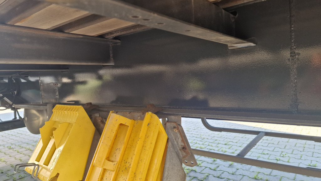 
								5373 Schwarzmueller PA 2/E Schiebeplane Durchlader 2,78m Reifen 70% full									