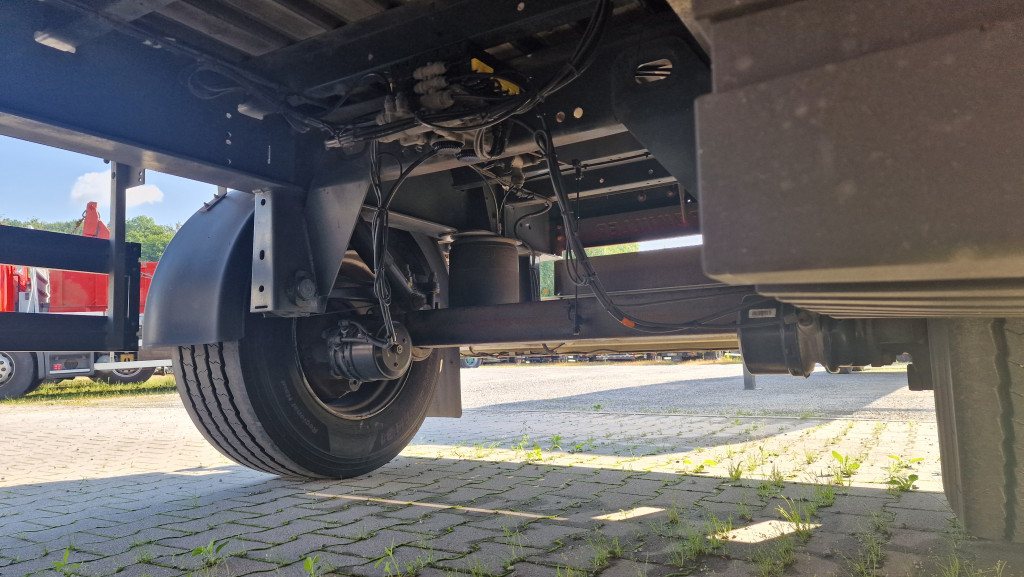 
								5373 Schwarzmueller PA 2/E Schiebeplane Durchlader 2,78m Reifen 70% full									