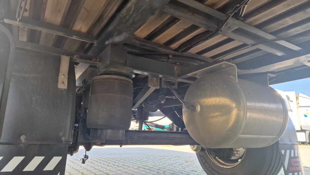 
								5373 Schwarzmueller PA 2/E Schiebeplane Durchlader 2,78m Reifen 70% full									