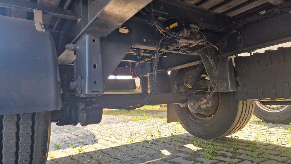 
								5373 Schwarzmueller PA 2/E Schiebeplane Durchlader 2,78m Reifen 70% full									