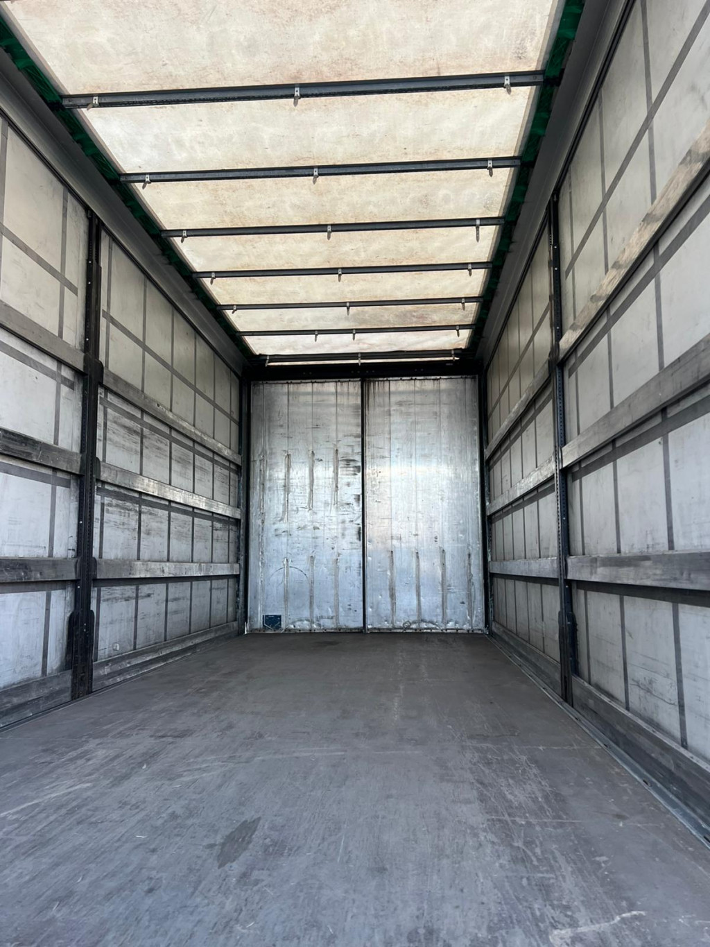 
								5373 Schwarzmueller PA 2/E Schiebeplane Durchlader 2,78m Reifen 70% full									