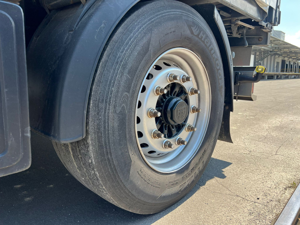 
								5376 Schwarzmueller PA 2/E Schiebeplane Durchlader 2,7m Reifen 60% full									