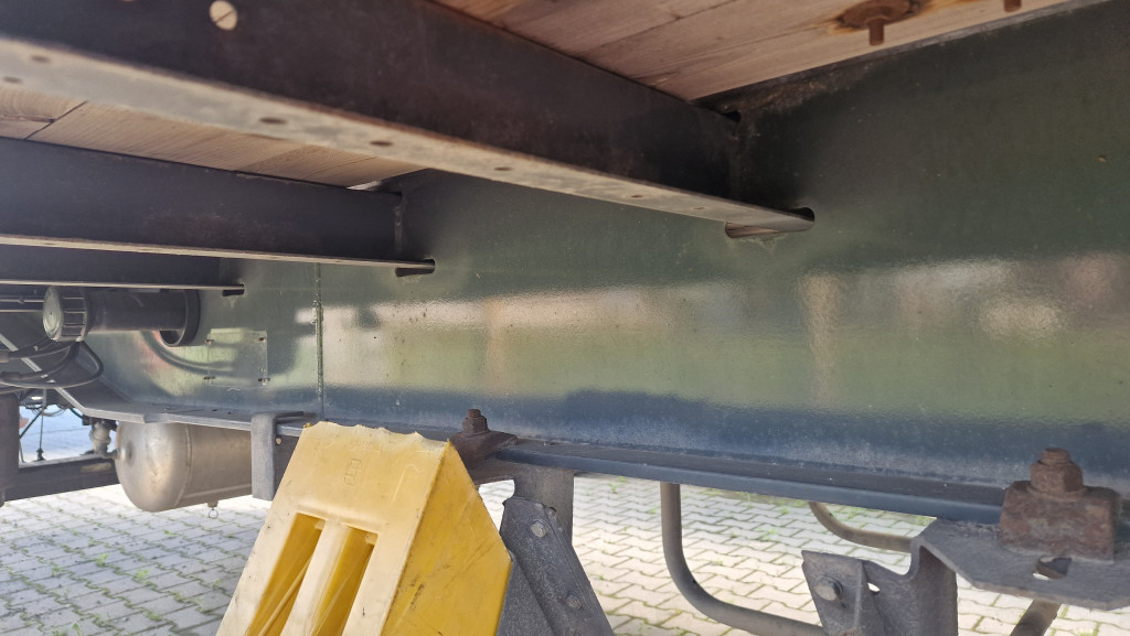 
								5378 Schwarzmueller PA 2/E Schiebeplane Durchlader 2,7m Reifen 60% full									