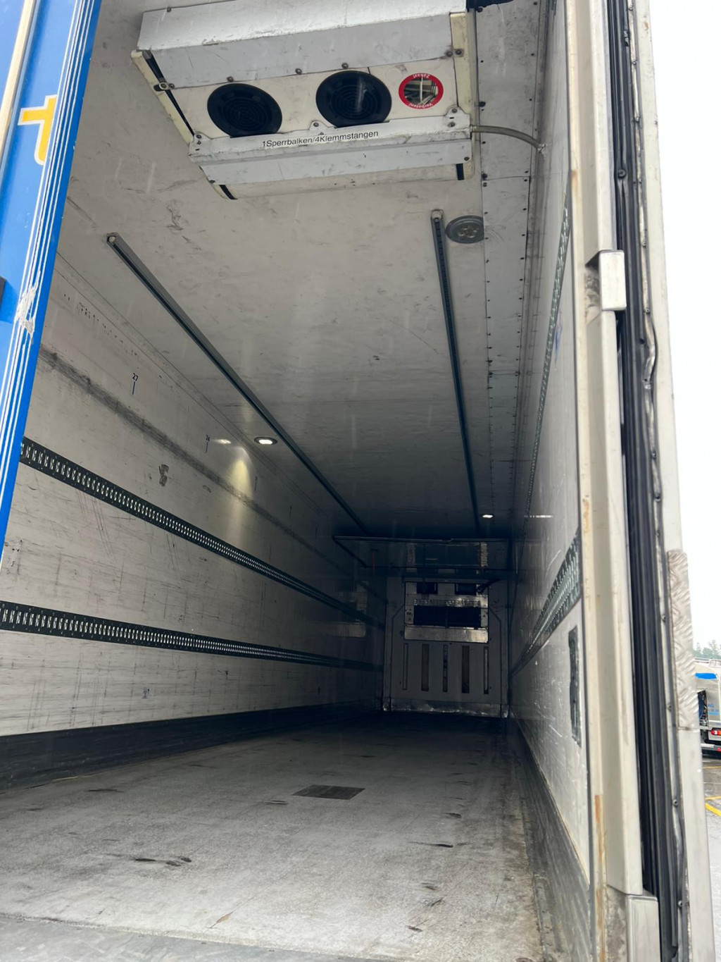 
								5387 Schwarzmueller SPA 3/E Carrier Vector 1850 MT Bi-Temperatur full									