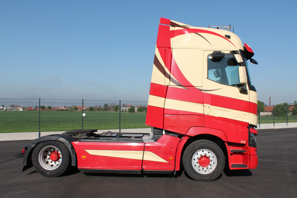 
								5400 Renault T520 E6 2 Betten Kipphydraulik full									