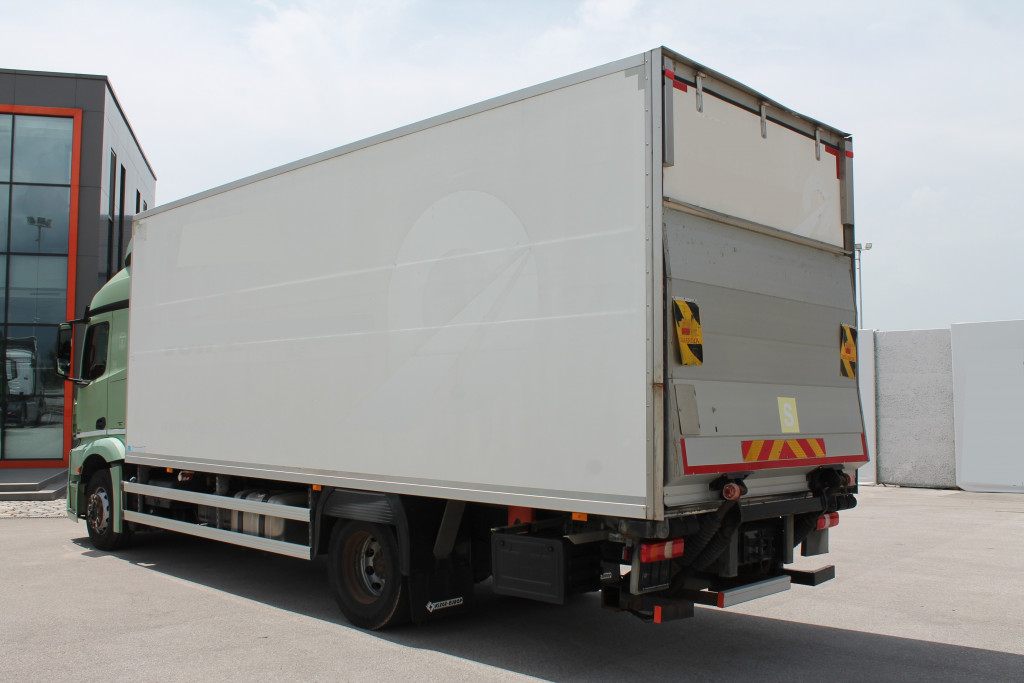 
								5403 Mercedes-Benz Actros 1842 E6 Carrier LBW 1 Bett Blatt/Luft full									
