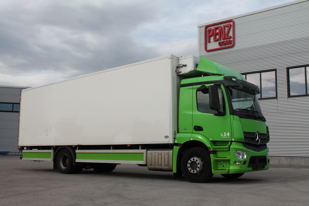 
								5404 Mercedes-Benz Antos 1833 8,7m Frigoblock LBW Blatt/Luft Bett full									