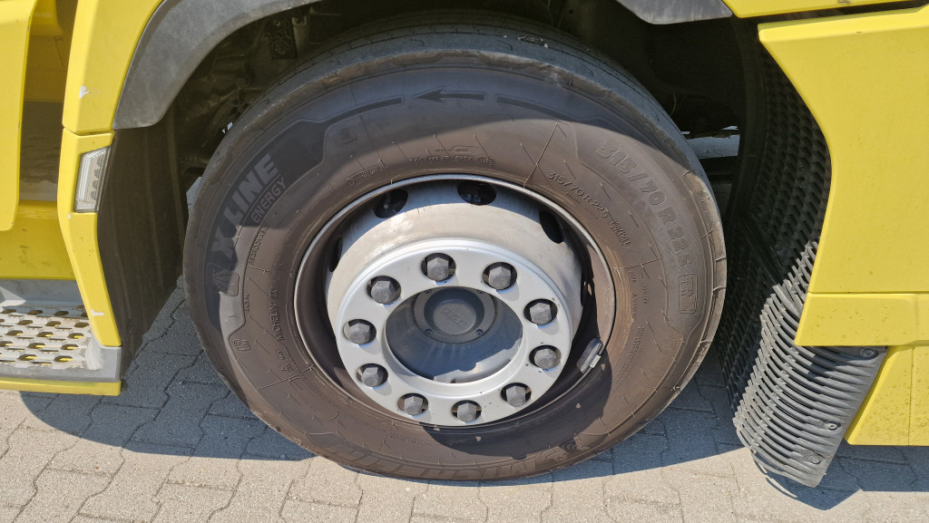 
								5424 Daf XF430FT NGD neue Maske E6e 2 Tanks Blatt/Luft full									