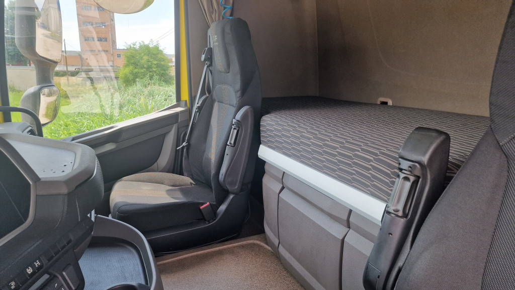 
								5425 Daf XF430FT NGD neue Maske E6e 2 Tanks Blatt/Luft full									